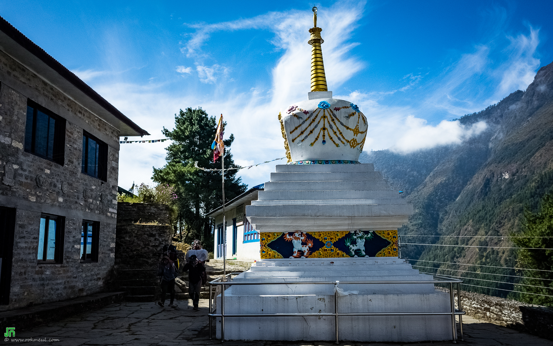 ដើរ ពី  Lukla ទៅ Phakding, Nepal