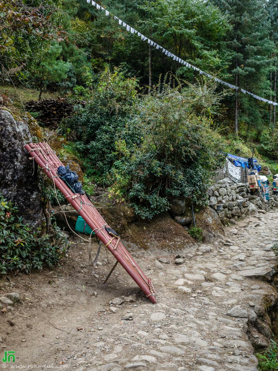 On the way from Phakding to Lukla