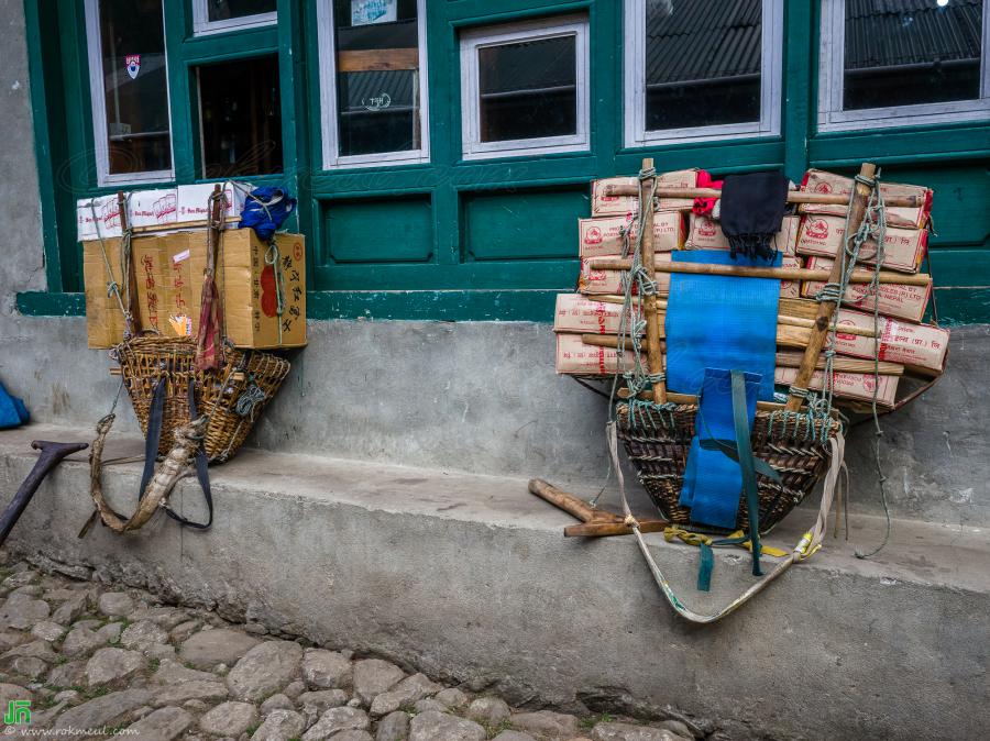 On the way from Phakding to Lukla