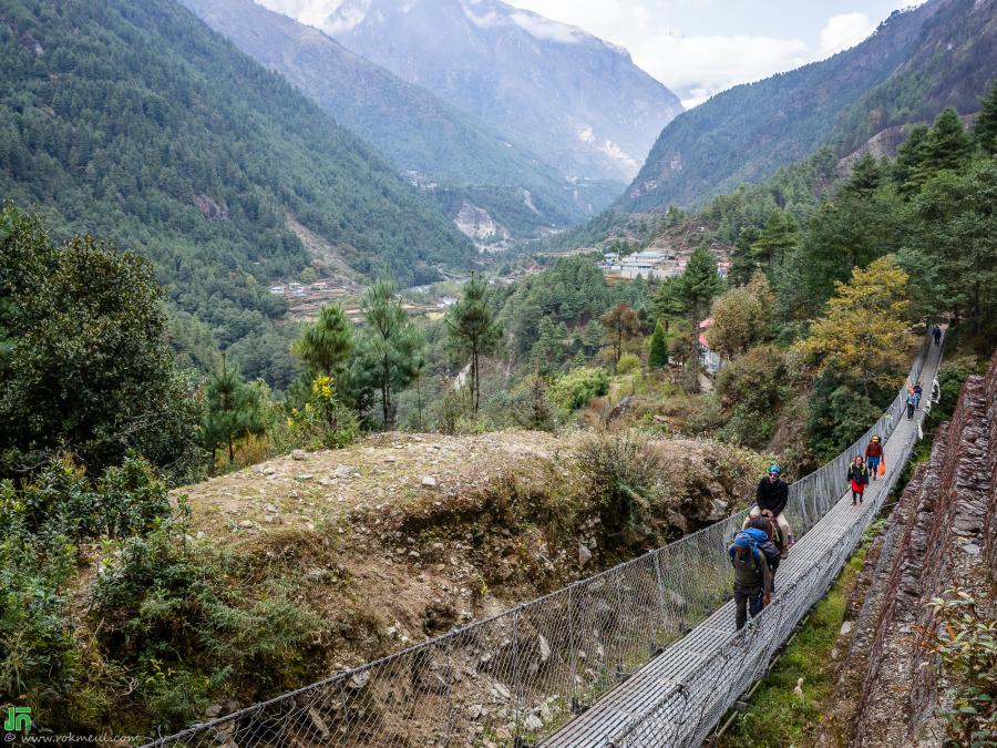 On the way from Phakding to Lukla